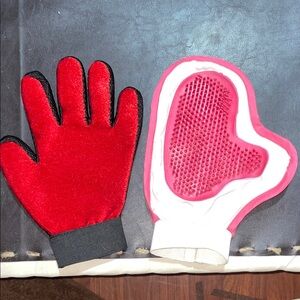 Pet Grooming Glove - Red and Pink